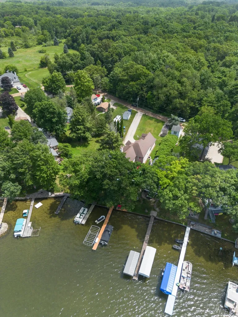 11556 Haylock Springfield Charter Township MI 48350