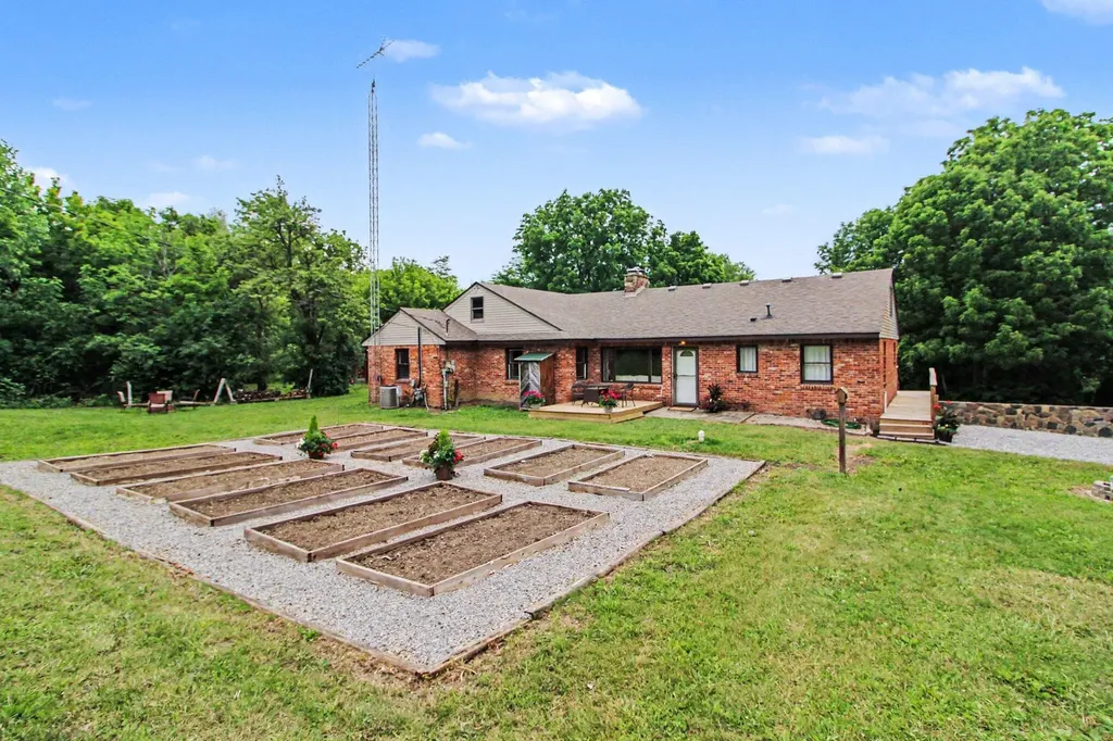 2736 S Wagner Road Lodi Township MI 48103