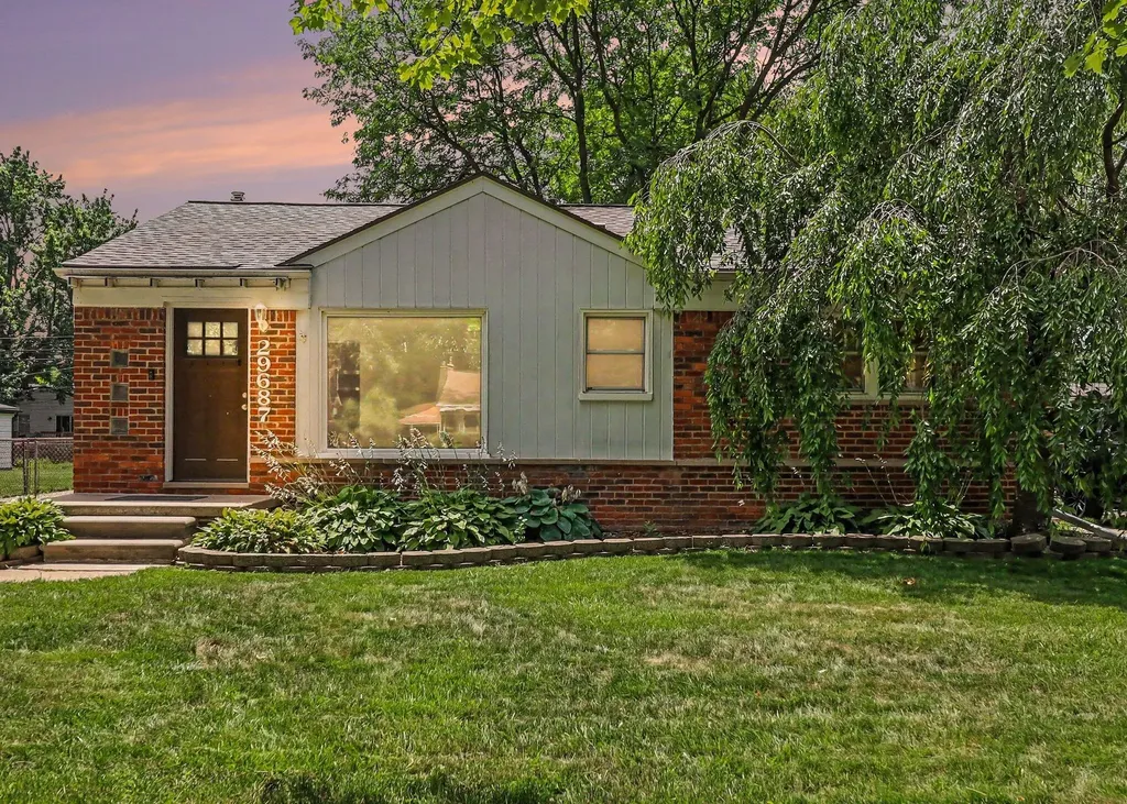 29687 Westfield Street Livonia City MI 48150