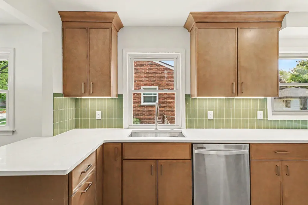 29687 Westfield Street Livonia City MI 48150