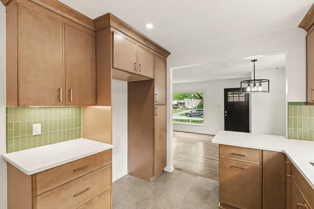 29687 Westfield Street Livonia City MI 48150