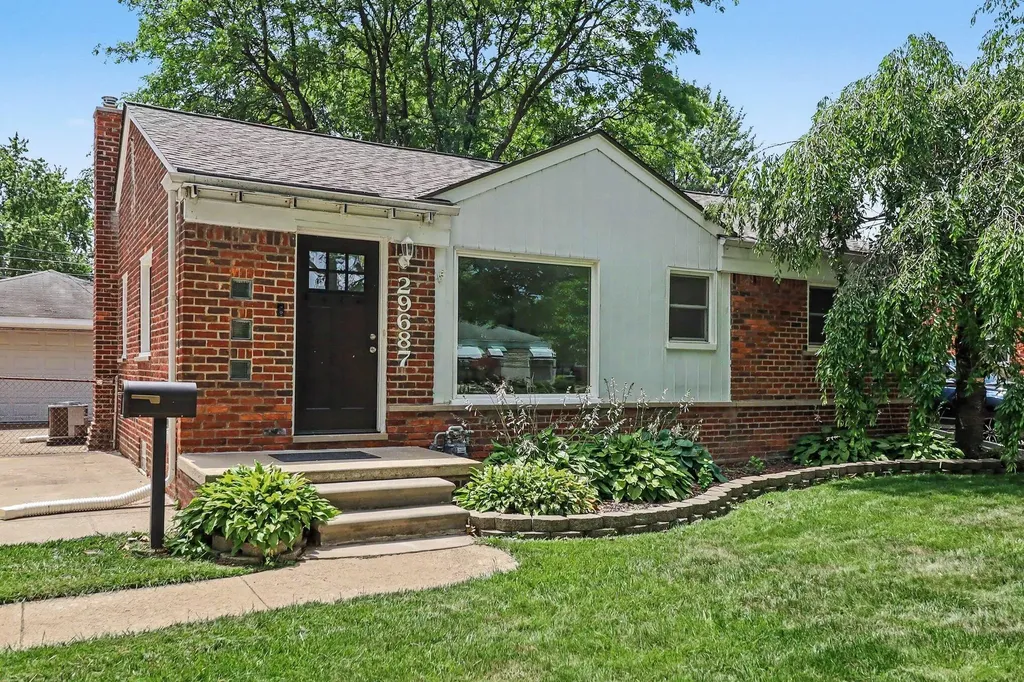 29687 Westfield Street Livonia City MI 48150