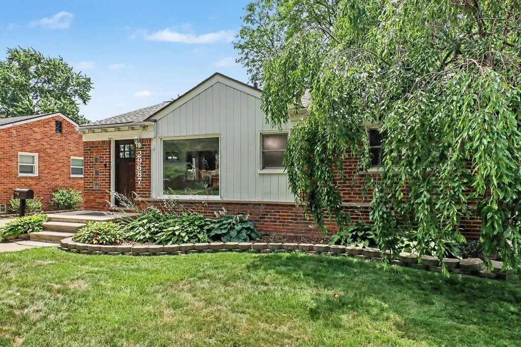 29687 Westfield Street Livonia City MI 48150