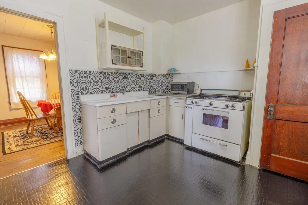 360 Burke Street River Rouge City MI 48218