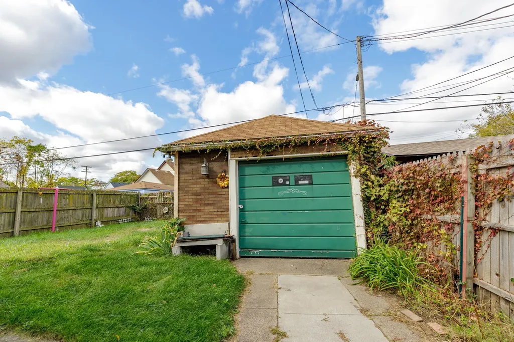 360 Burke Street River Rouge City MI 48218