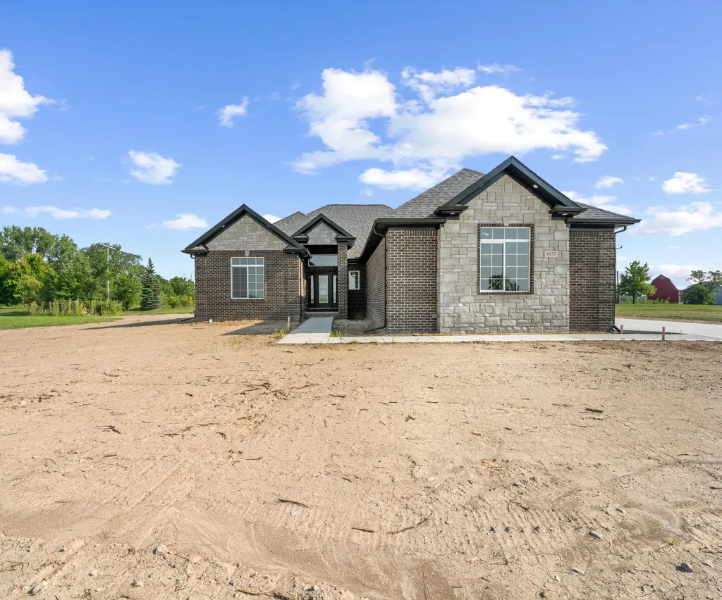 8513 Cobblestone Drive Berlin Charter Township MI 48166