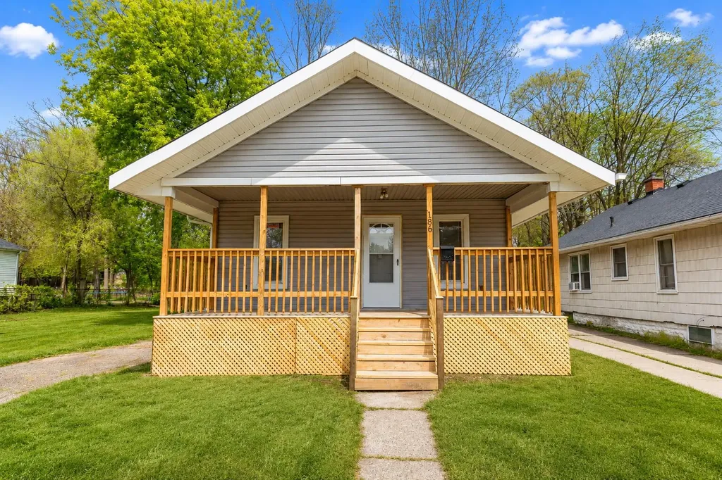 186 W Rundell Street Pontiac City MI 48342