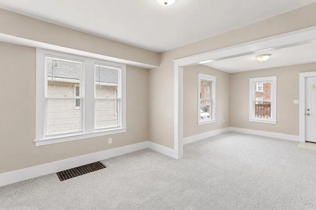186 W Rundell Street Pontiac City MI 48342