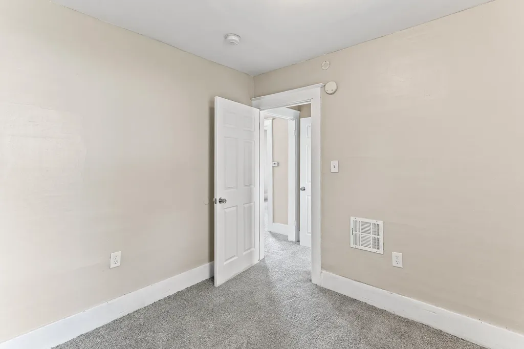 186 W Rundell Street Pontiac City MI 48342