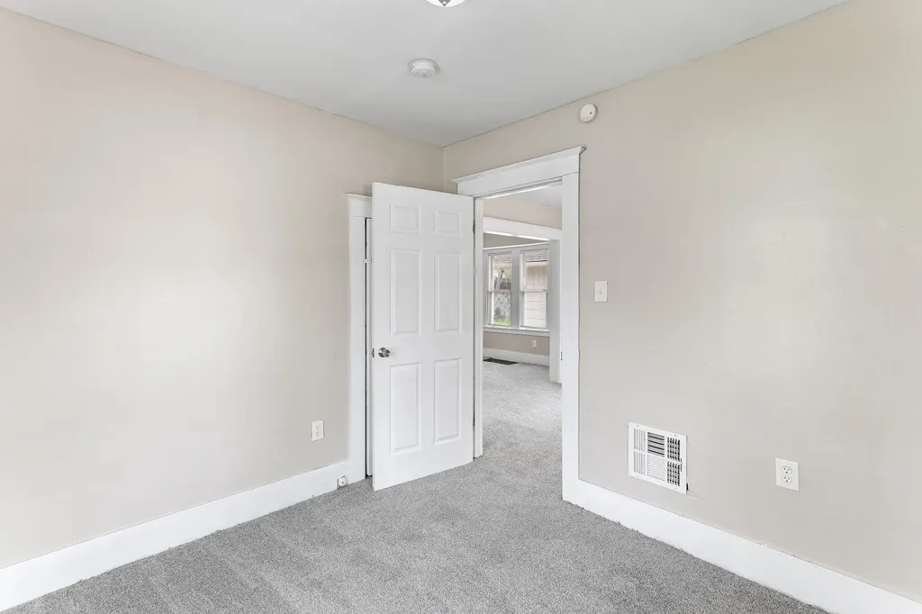 186 W Rundell Street Pontiac City MI 48342