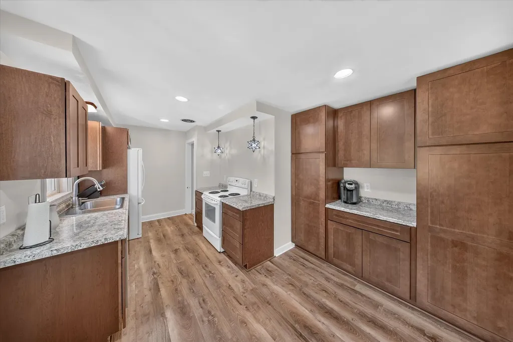 31350 Wentworth Street Wayne City MI 48154