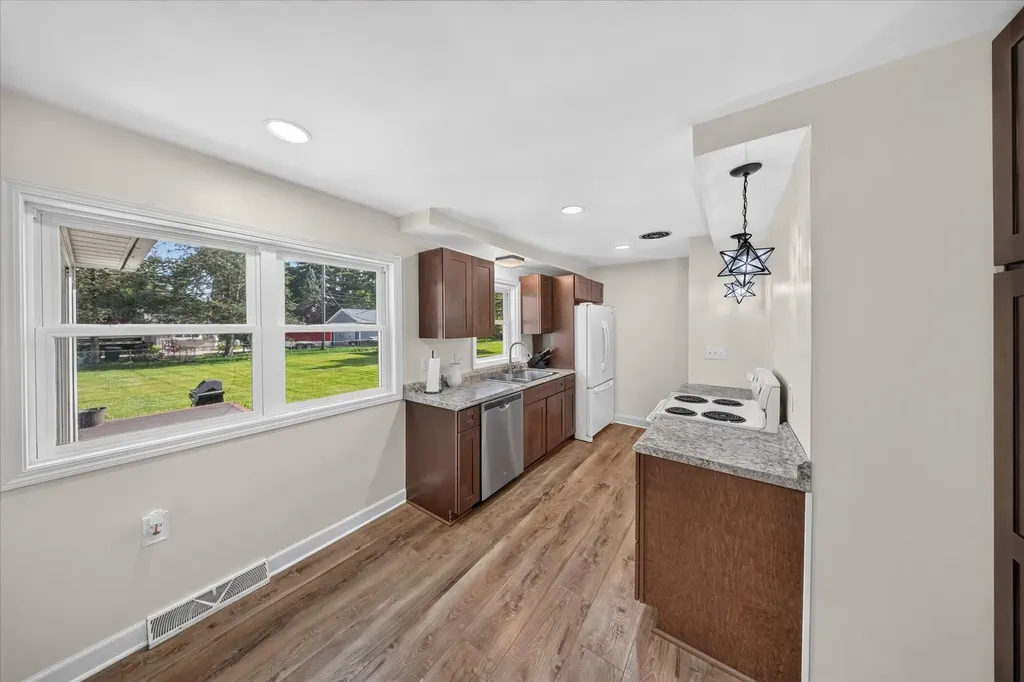 31350 Wentworth Street Wayne City MI 48154