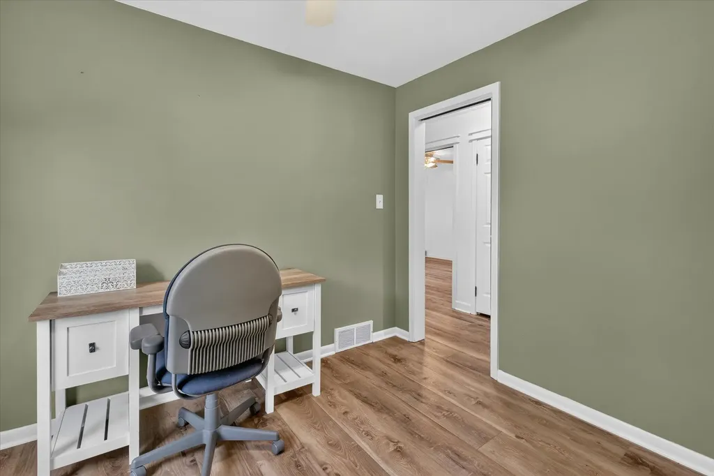 31350 Wentworth Street Wayne City MI 48154