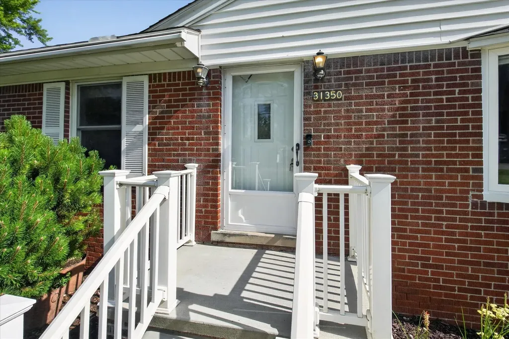 31350 Wentworth Street Wayne City MI 48154
