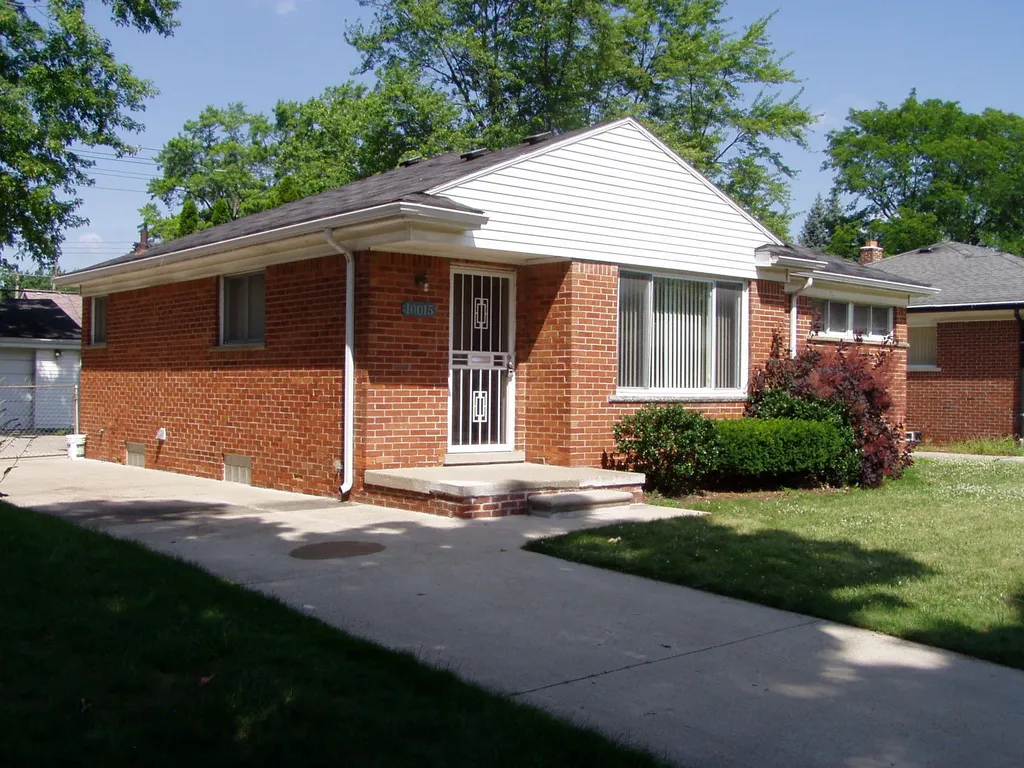 10015 Brady Redford Charter Township MI 48239