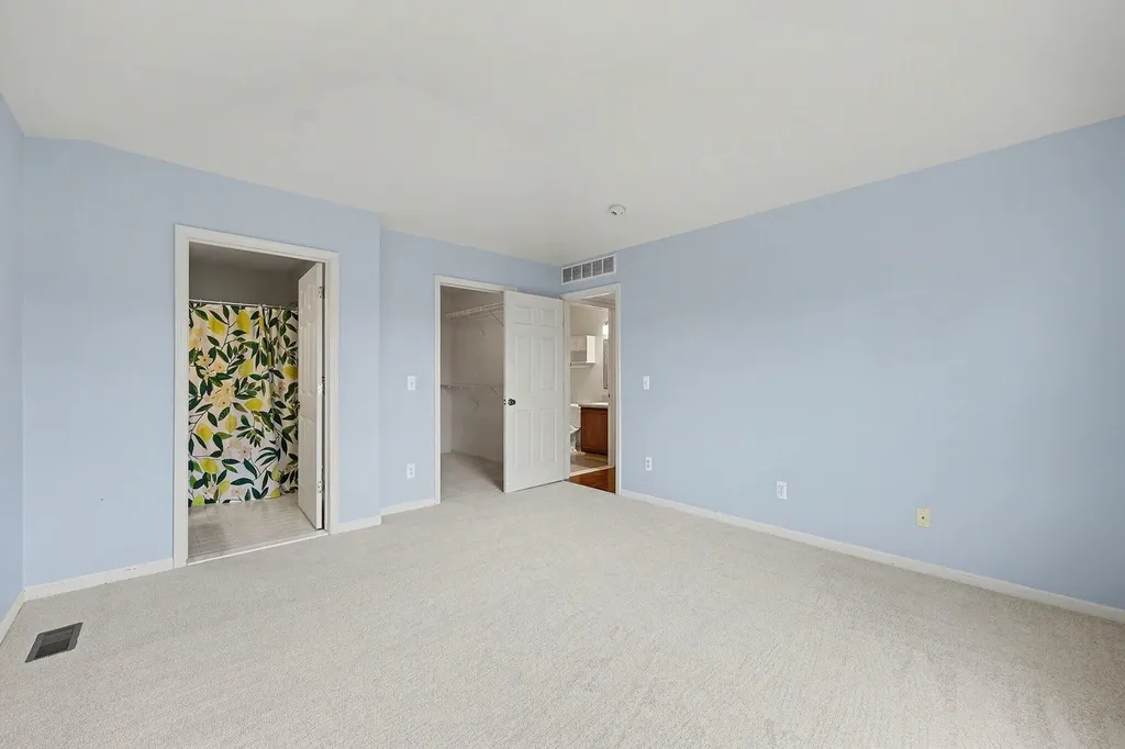 107 Commons Circle Saline City MI 48176
