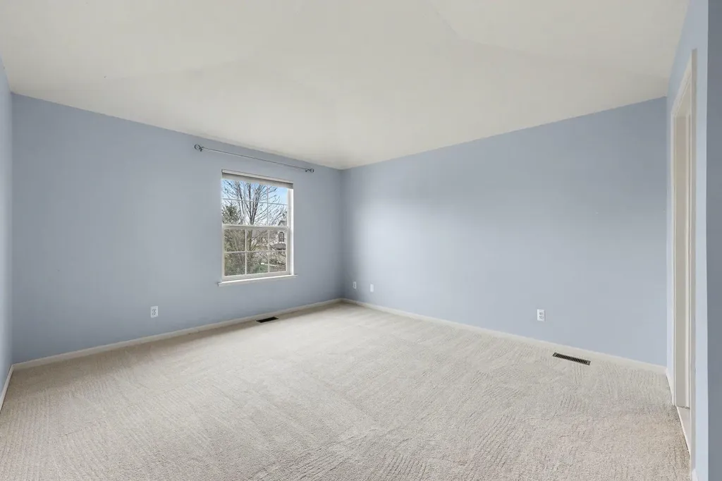 107 Commons Circle Saline City MI 48176