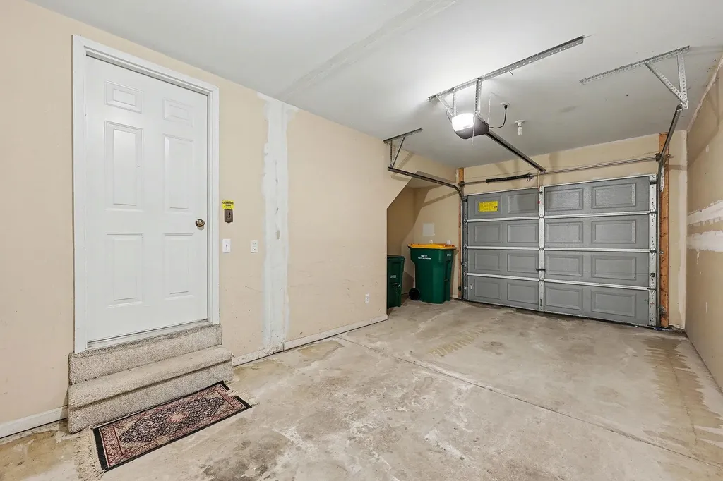107 Commons Circle Saline City MI 48176
