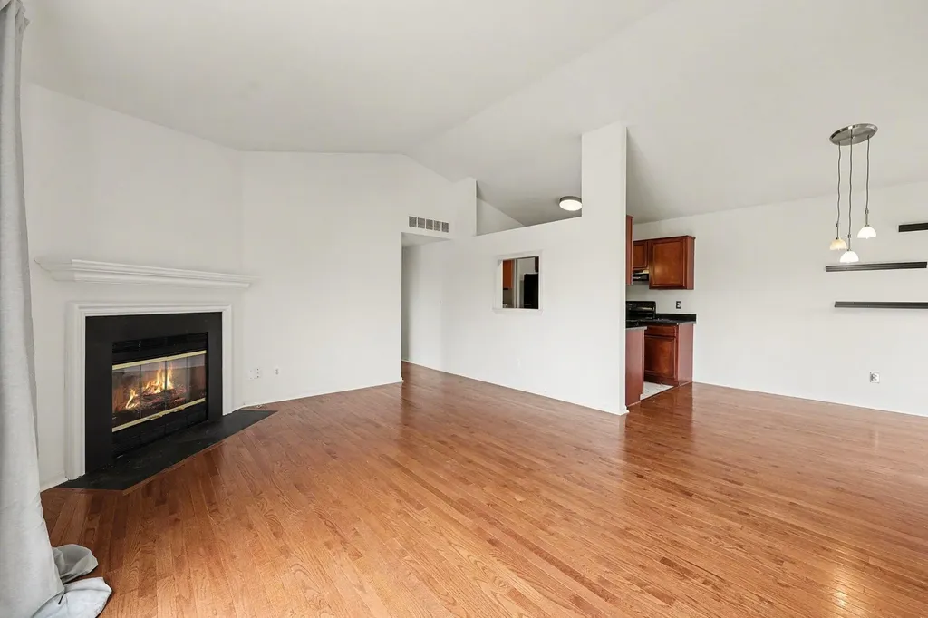 107 Commons Circle Saline City MI 48176