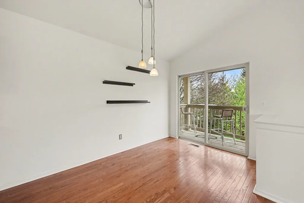 107 Commons Circle Saline City MI 48176