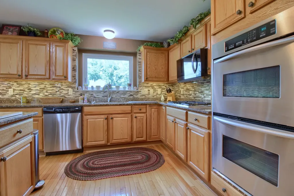 6833 N Meadows Pass Webster Township MI 48130