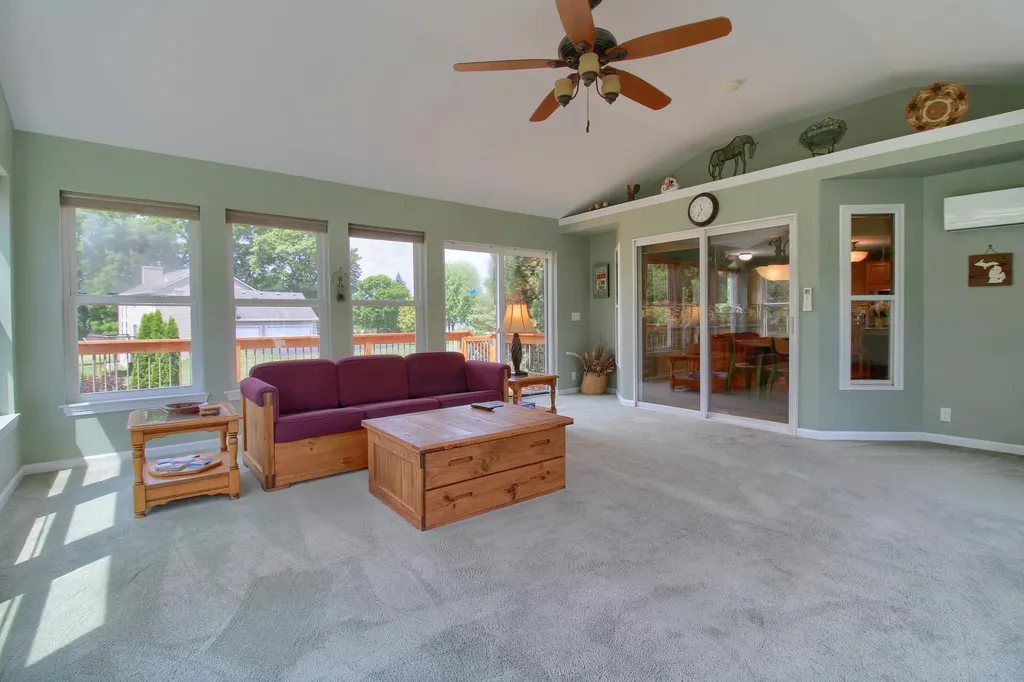 6833 N Meadows Pass Webster Township MI 48130