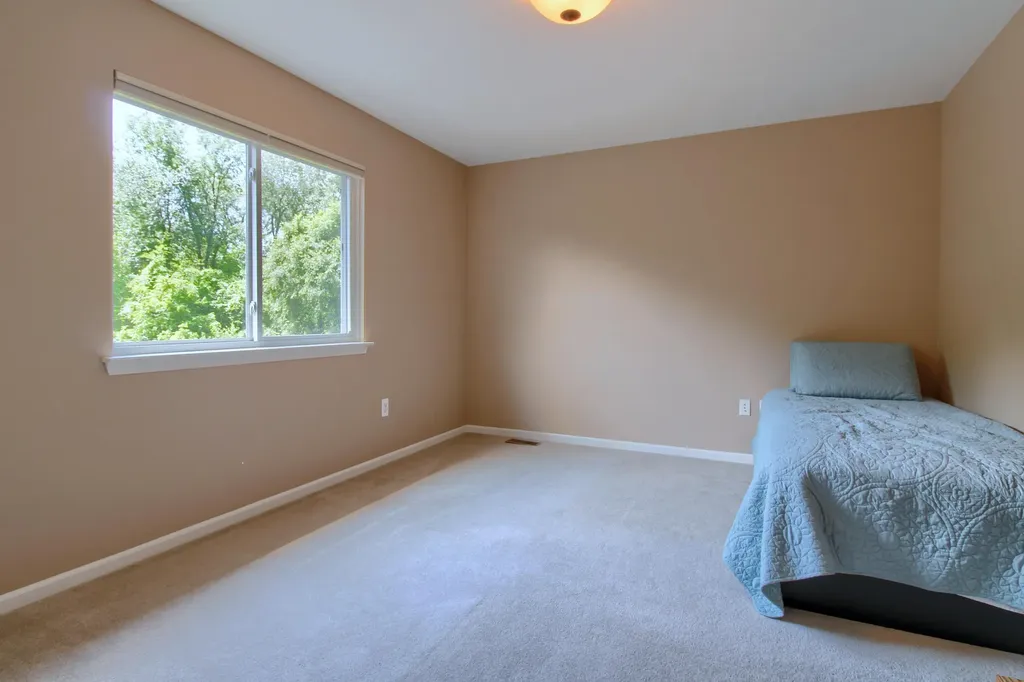 6833 N Meadows Pass Webster Township MI 48130