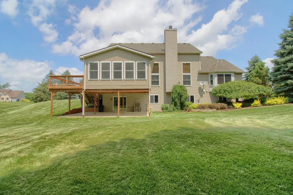 6833 N Meadows Pass Webster Township MI 48130