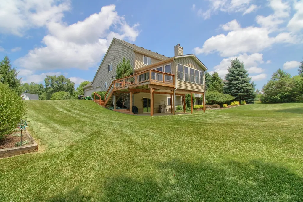 6833 N Meadows Pass Webster Township MI 48130