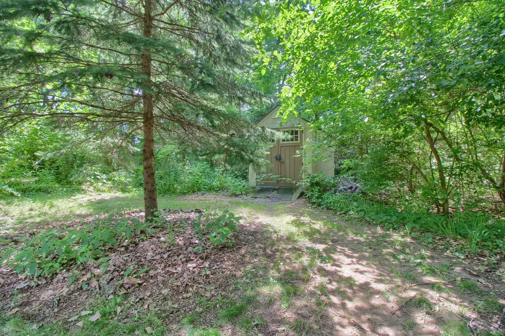 6833 N Meadows Pass Webster Township MI 48130