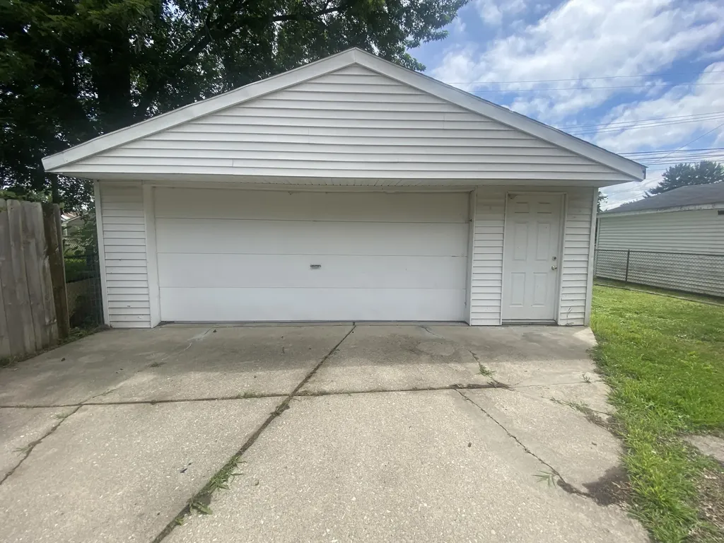 7953 Elm Street Taylor City MI 48180