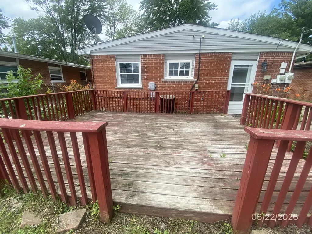 7953 Elm Street Taylor City MI 48180