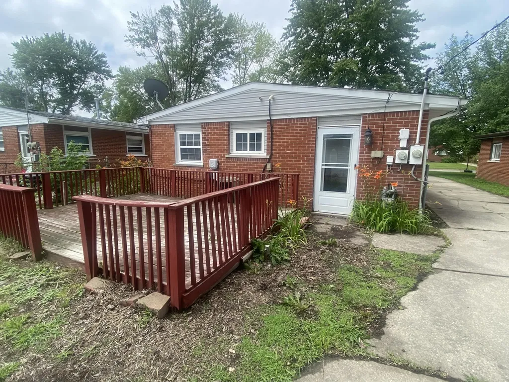 7953 Elm Street Taylor City MI 48180
