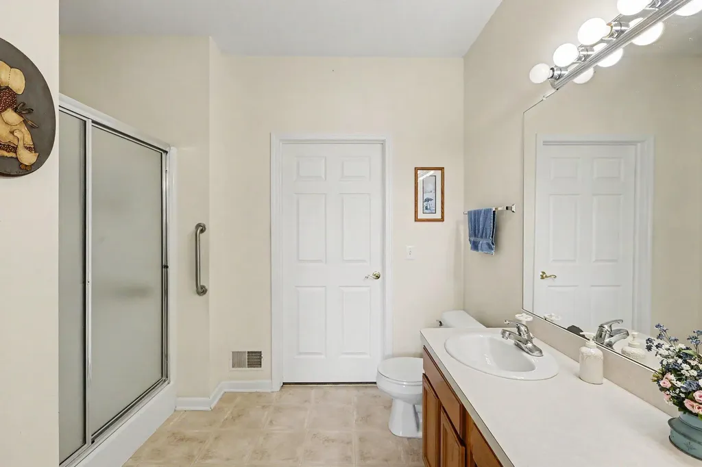 36154 Abbey Drive Westland City MI 48185