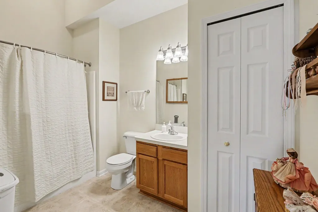 36154 Abbey Drive Westland City MI 48185