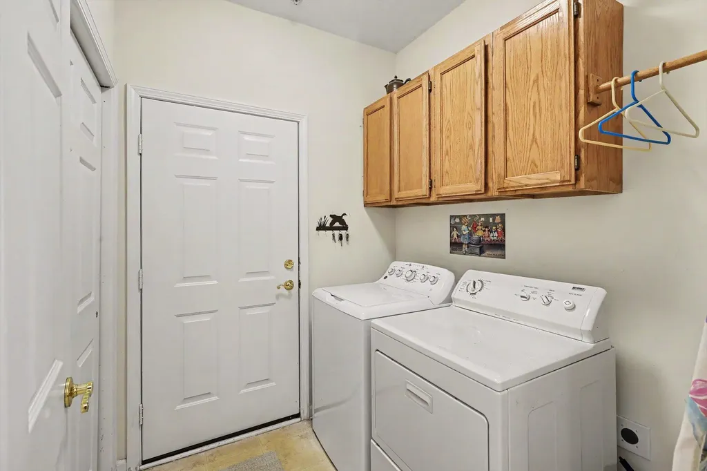 36154 Abbey Drive Westland City MI 48185