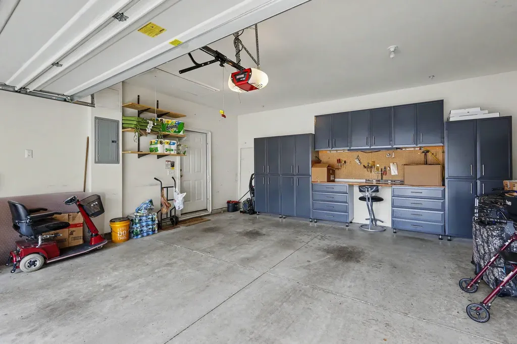 36154 Abbey Drive Westland City MI 48185