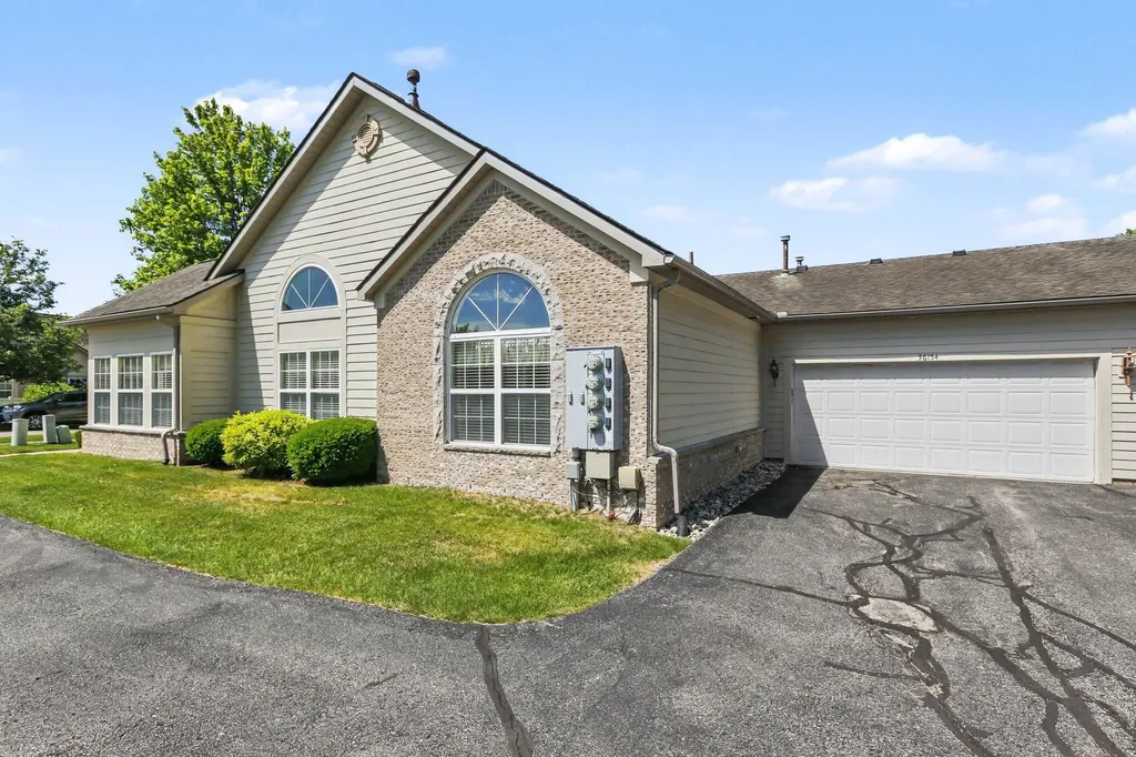 36154 Abbey Drive Westland City MI 48185