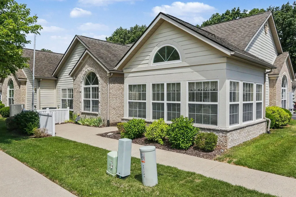 36154 Abbey Drive Westland City MI 48185