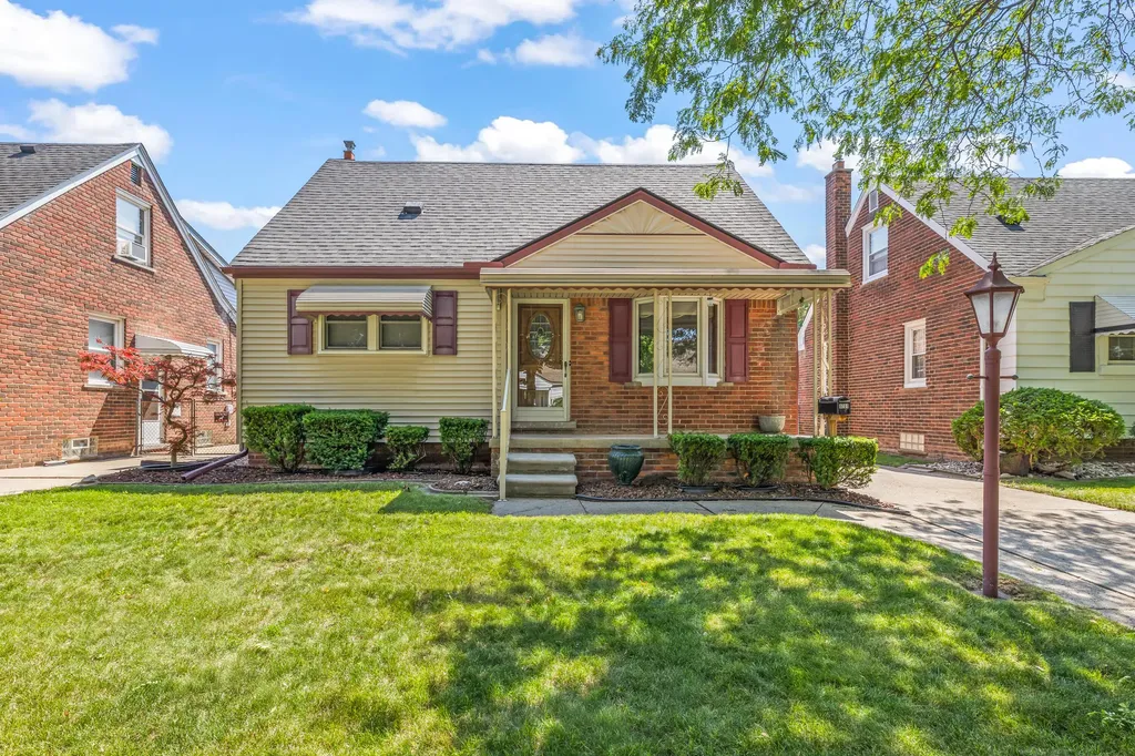 9709 Laurence Avenue Allen Park City MI 48101