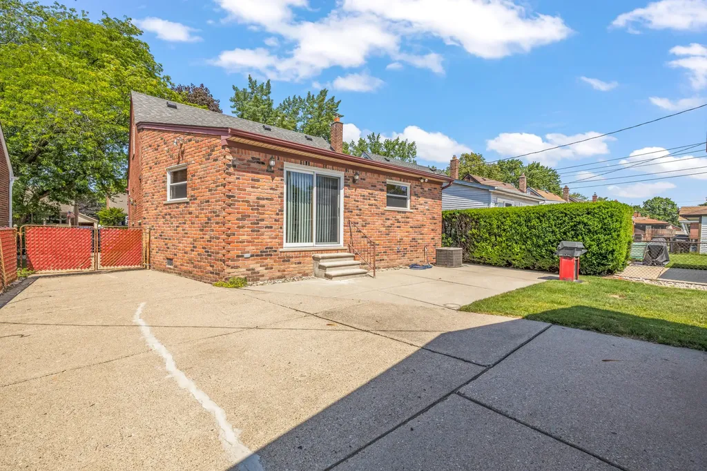 9709 Laurence Avenue Allen Park City MI 48101