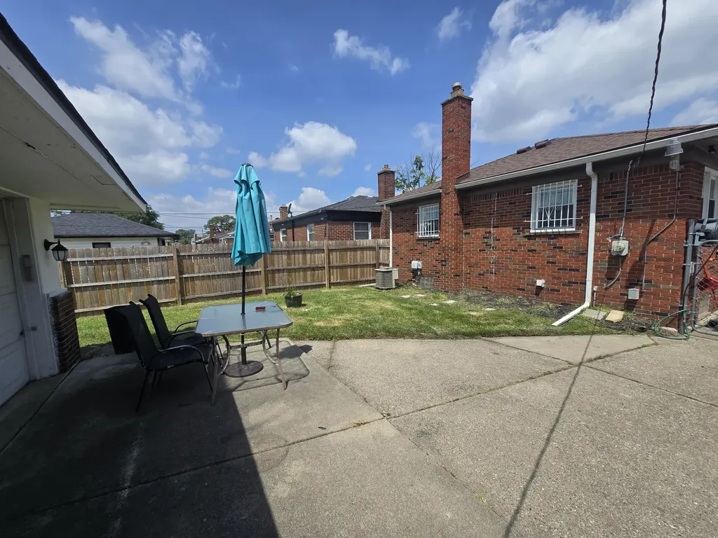 6828 Iowa Street Detroit City MI 48212