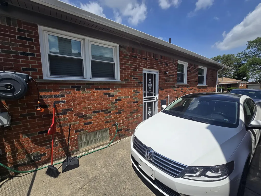 6828 Iowa Street Detroit City MI 48212