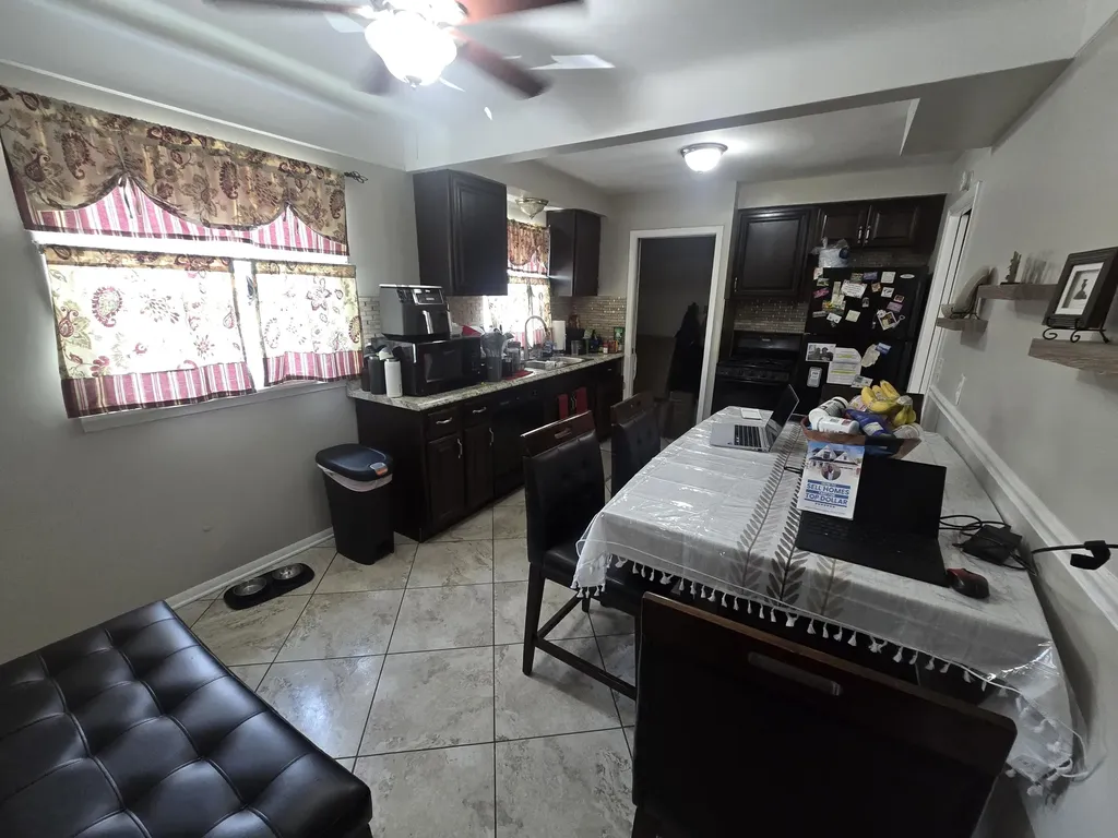 6828 Iowa Street Detroit City MI 48212