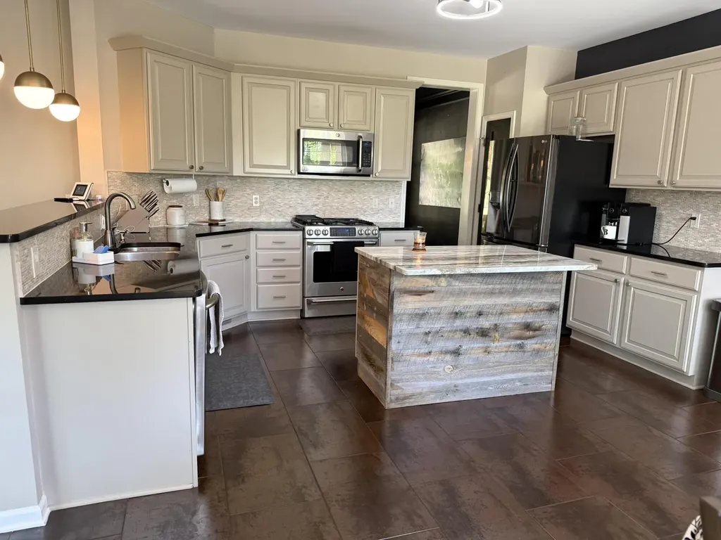 48871 Manhattan Circle Canton Charter Township MI 48188