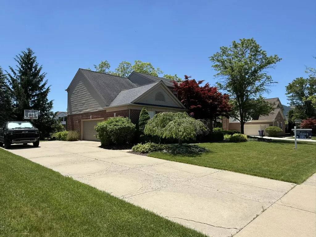 48871 Manhattan Circle Canton Charter Township MI 48188