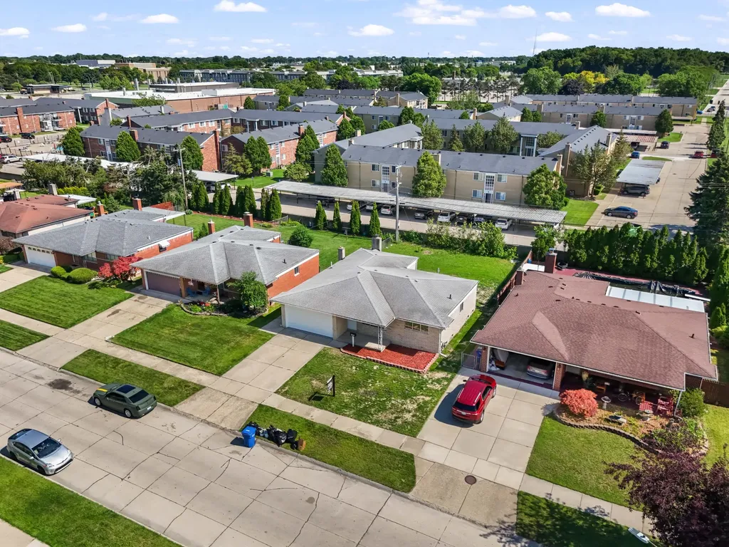 14358 Talbot Drive Warren City MI 48088