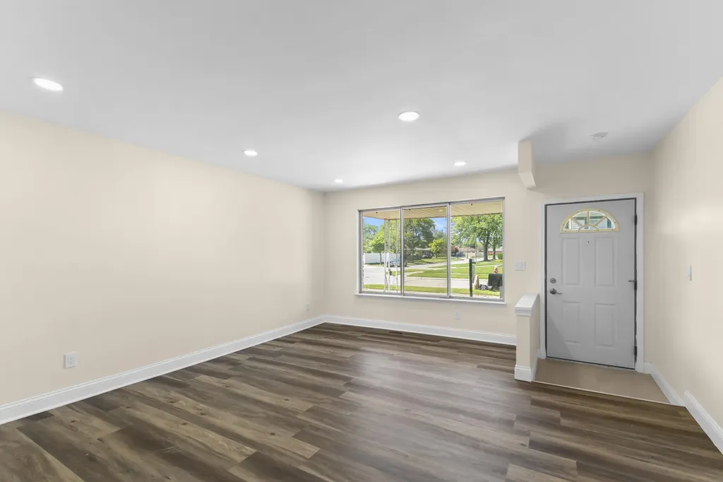 14358 Talbot Drive Warren City MI 48088