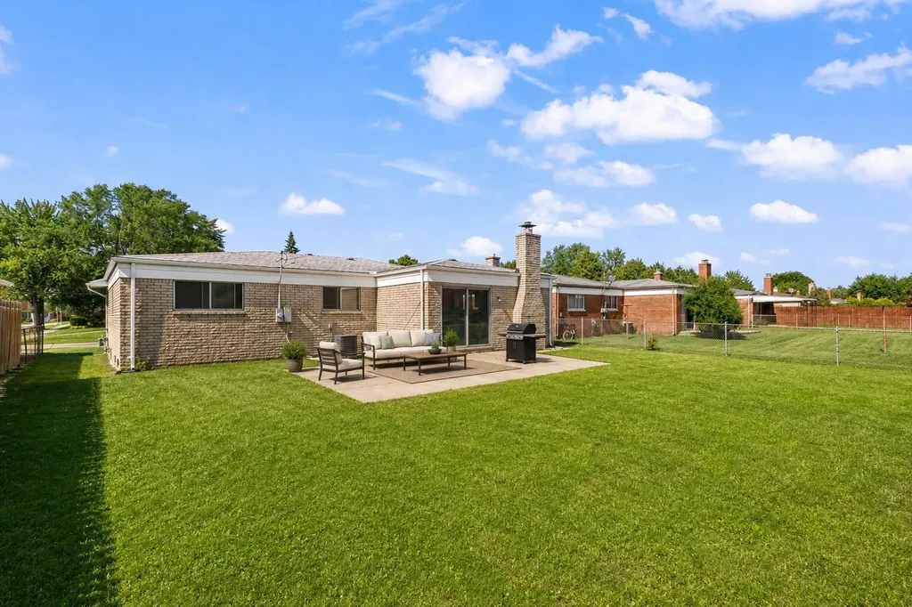 14358 Talbot Drive Warren City MI 48088