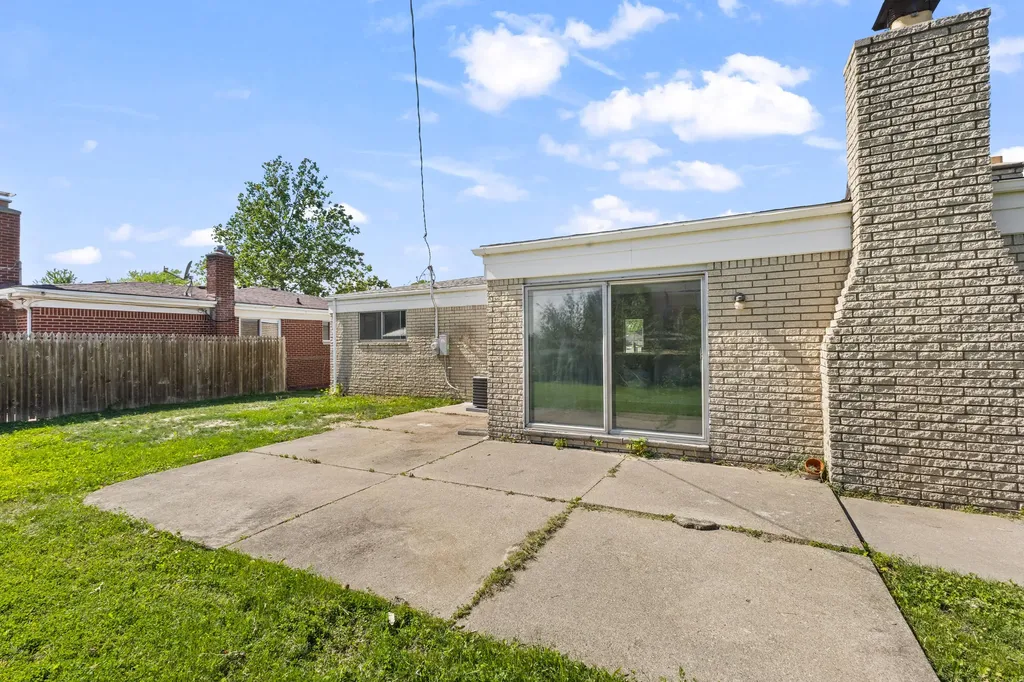 14358 Talbot Drive Warren City MI 48088